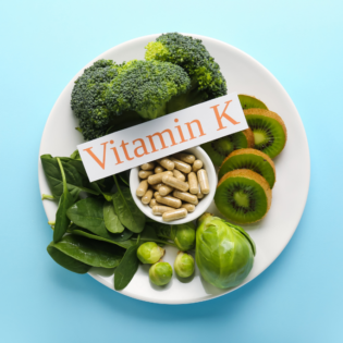 Para qué sirve la Vitamina K (filoquinona)