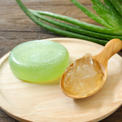Descubre los beneficios del jabón de aloe vera: piel radiante